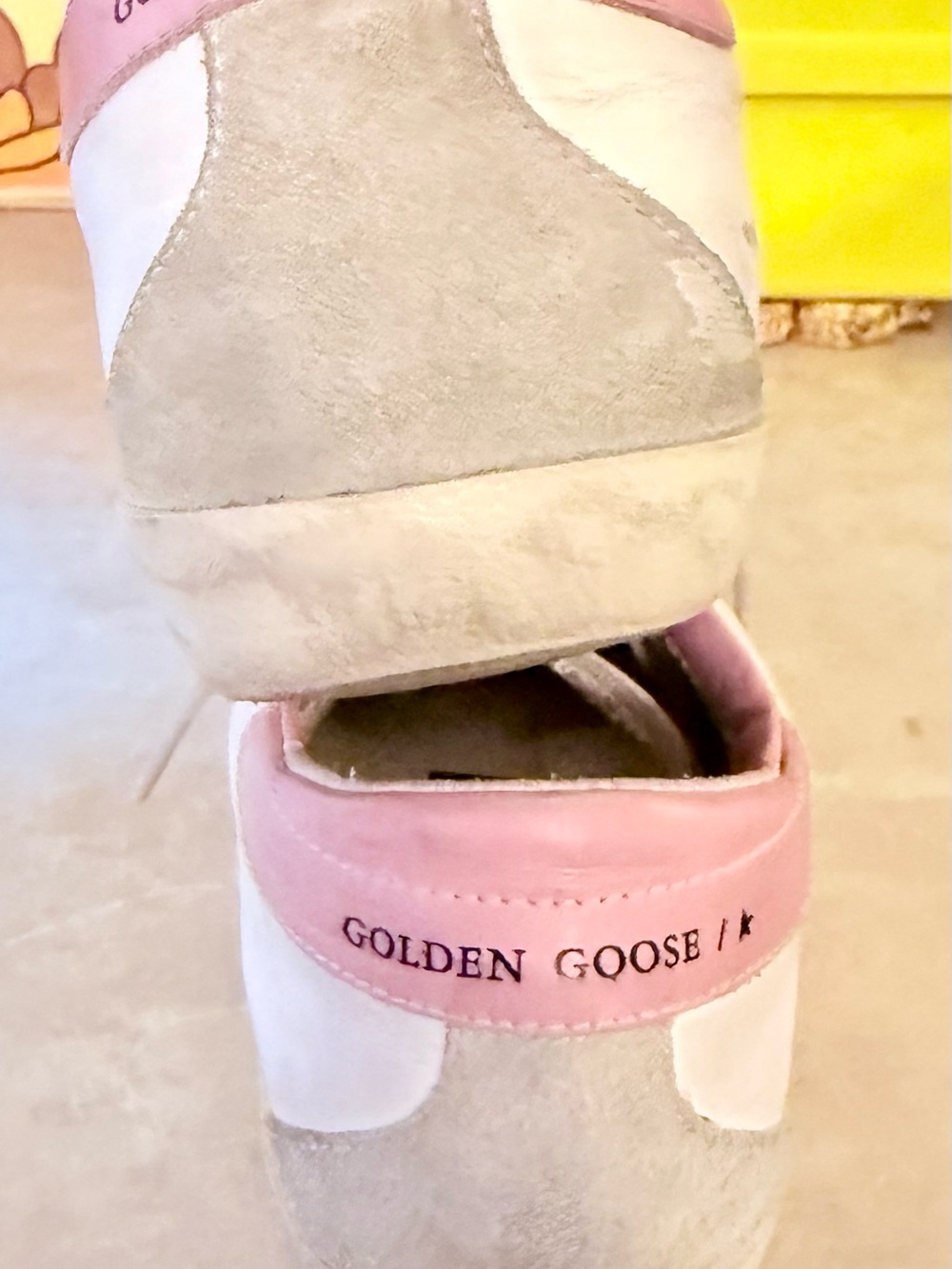 Golden Goose women’s superstar White and Pink Low-Top Sneakers with Gray Star - Picture 13 of 13